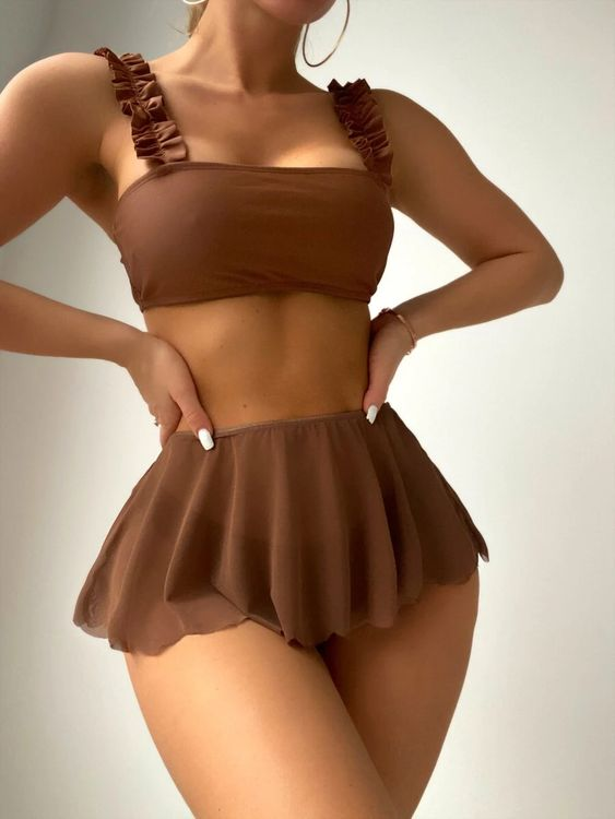 Costum de baie cu fuste sau volane